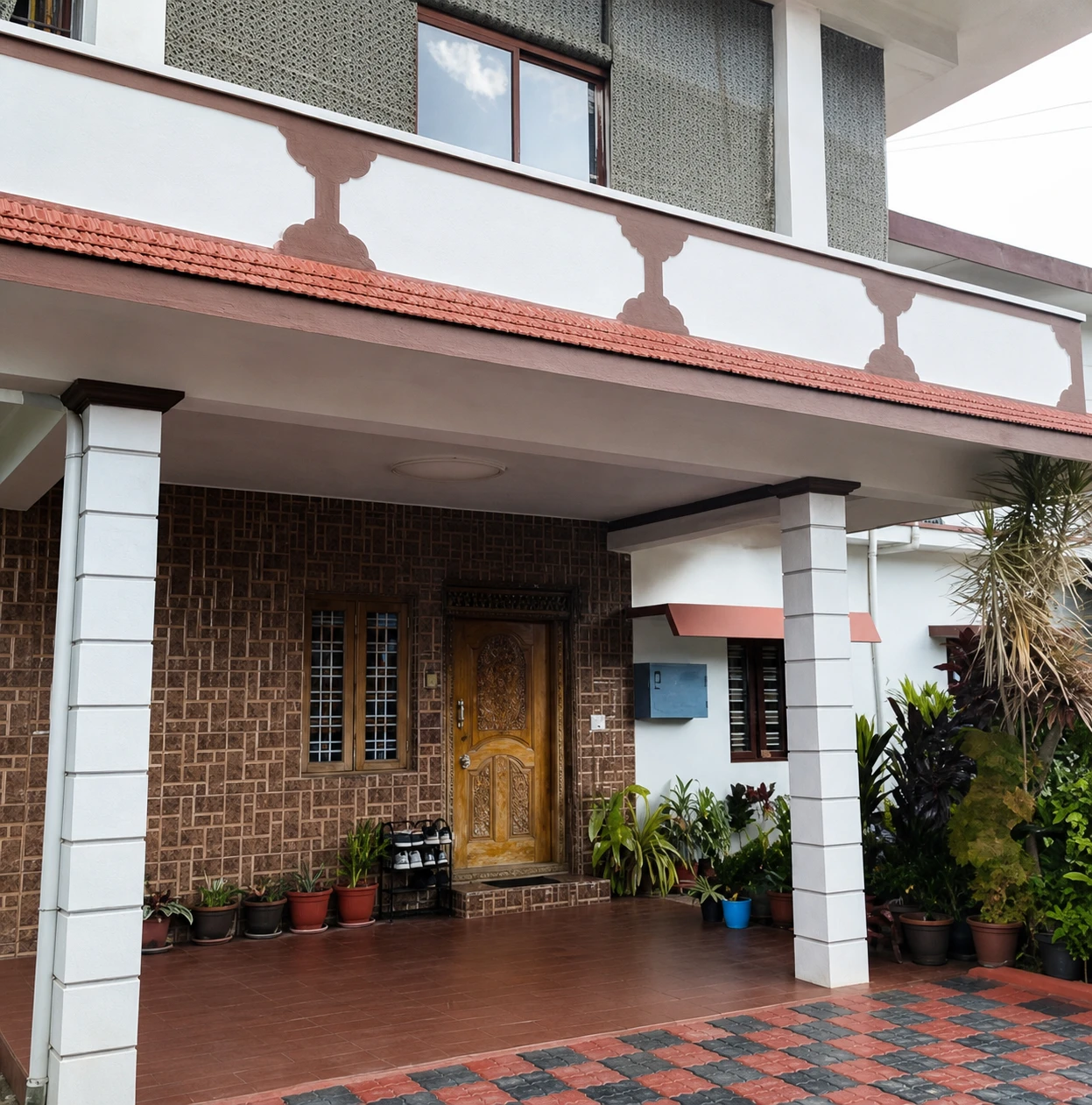 Covered entrance at Saboath Homestay